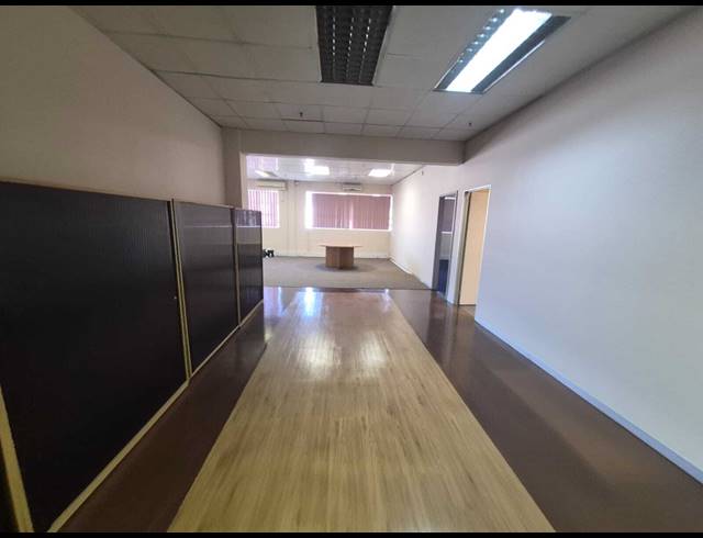 400M² OFFICE TO LET IN STEELEDALE